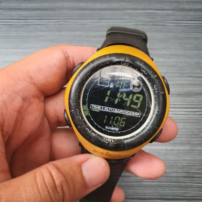 ☆未使用品☆ SUUNTO VECTOR イエロー スント ベクター 腕時計 SUUNTO VECTOR/ スントベクター