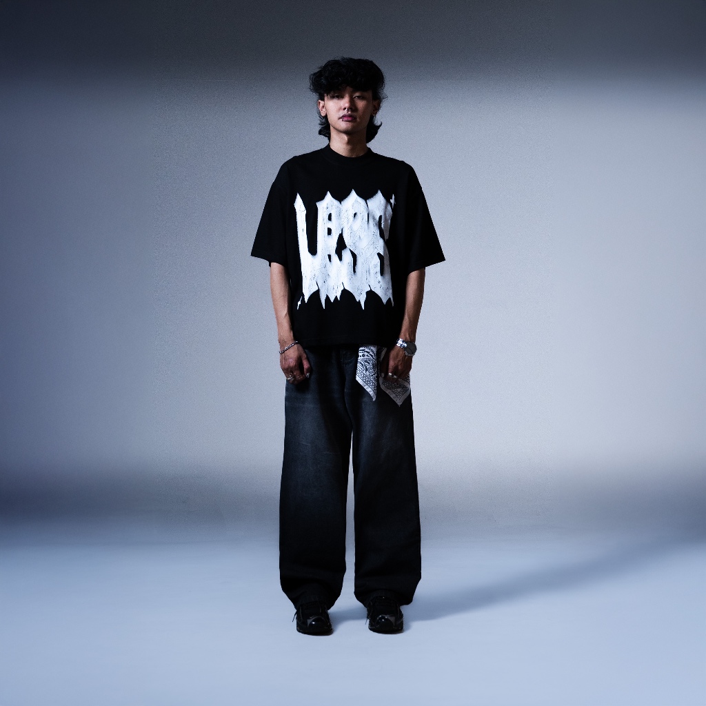 Jual Lessegos Boxy Tshirt Gloire Heavy Weight 16s Hitam | Shopee Indonesia