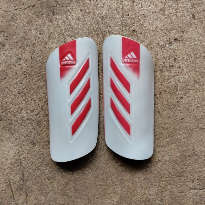 Skin Deker Sepak Bola Futsal Adidas Anak Dewasa Pelindung Kaki Tulang  Kering Shinguard Embos Berkualitas