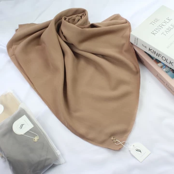 Jilbab Segi Empat Voal Syar’i Jumbo Polos By Scarfashion Ukuran 130X130