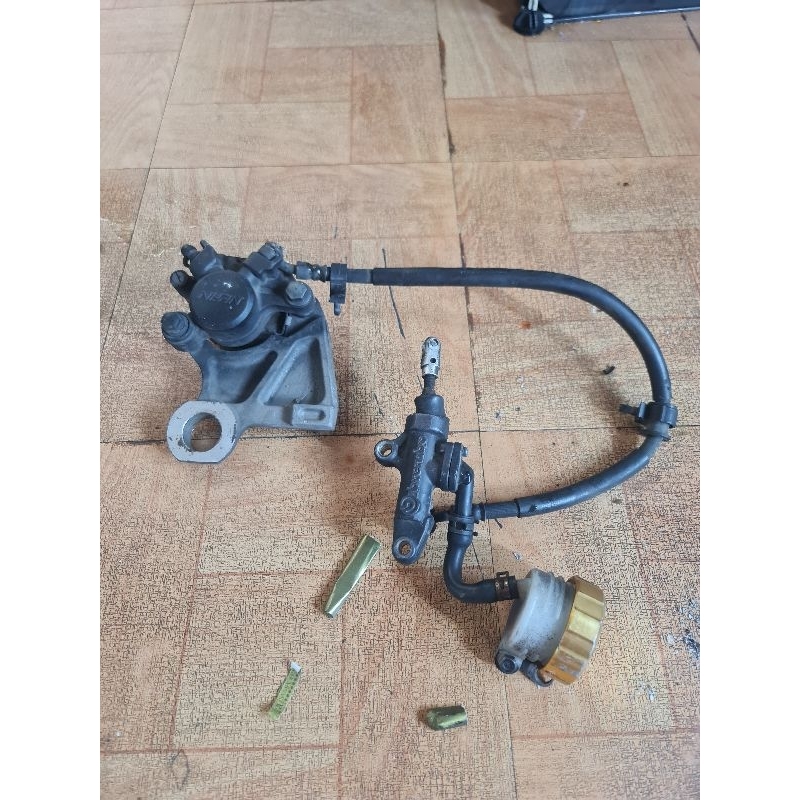 Jual rem belakang set master brembo kaliper yamaha moge r6 copotan ...