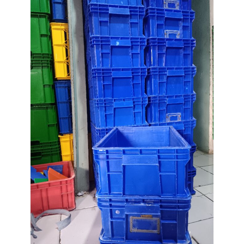 Jual box kontener bekas no 6011 ( 10 box) | Shopee Indonesia
