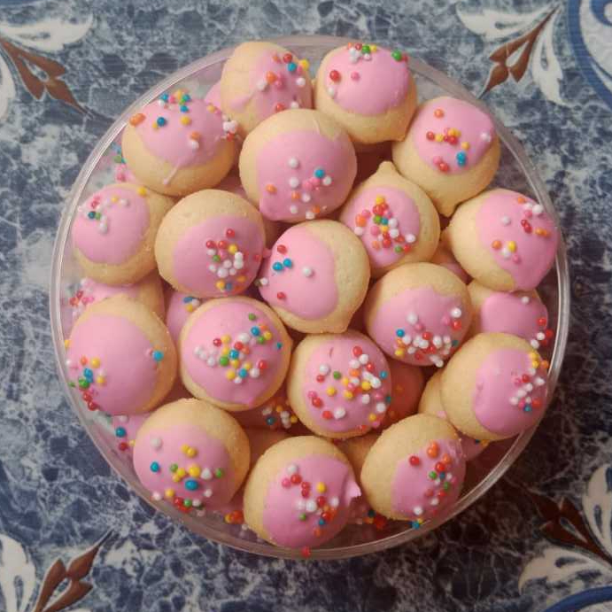 Jual Berry Bites - Biskuit dengan toping stroberry dan sprinkle ...