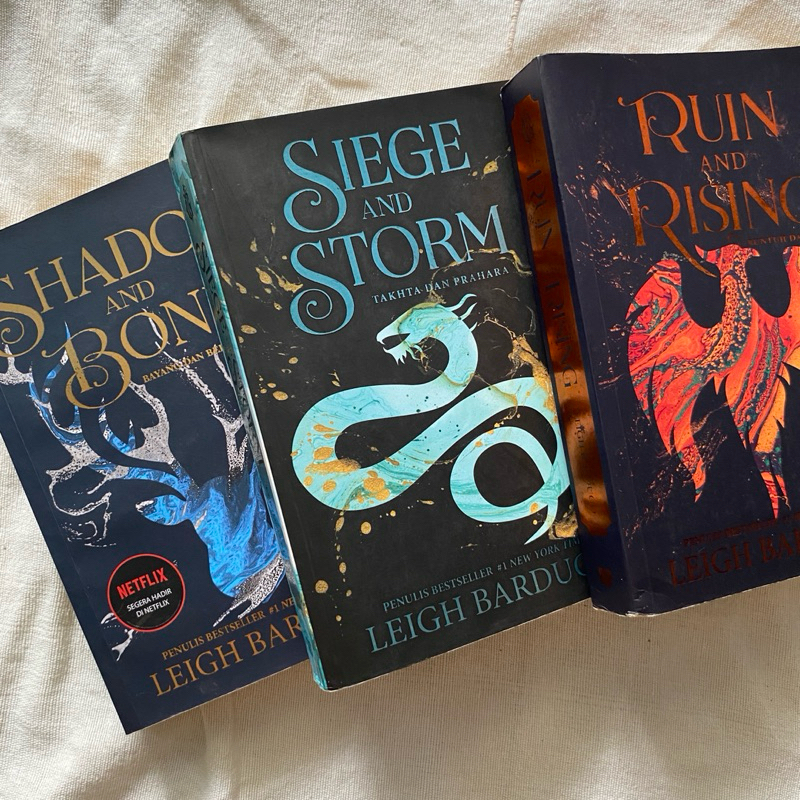Jual Buku Novel Shadow and Bones Set Series Trilogy - Leigh Bardugo ...