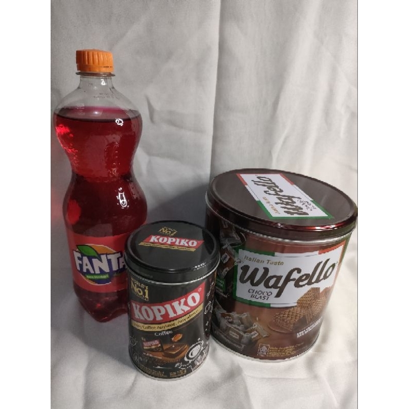 Jual PAKET HAMPERS LEBARAN, WAFELLO, FANTA, SPRITE, PERMEN KOPIKO, KIS ...