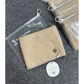 1013 HIJABERIES Segiempat Paris Hijaberies Paris Legend Pouch Logo