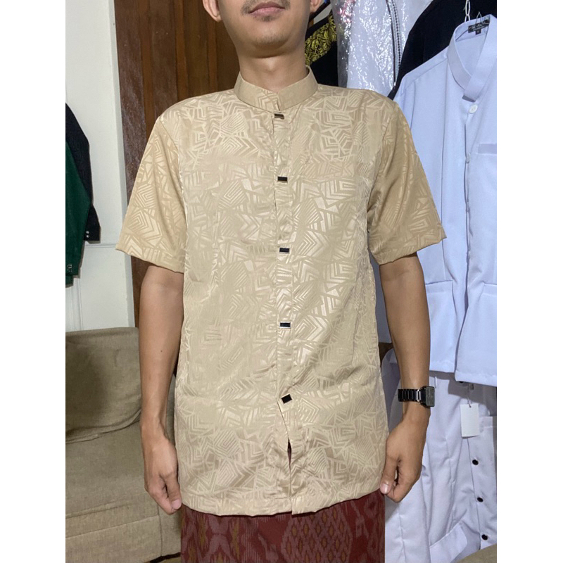 Jual Kemko Sultan Emboss Lengan Pendek Coklat Susu | Shopee Indonesia