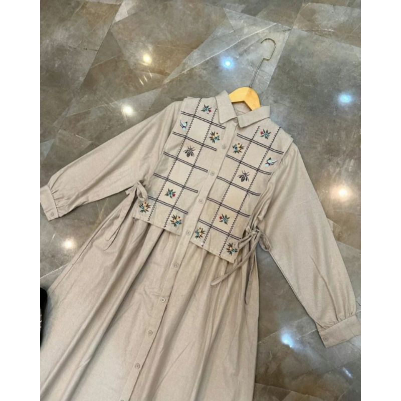 Kamara dress berbahan polo linen dengan aplikasi bordir Gamis busui 2025 terbaru kesan mewah VIRAL