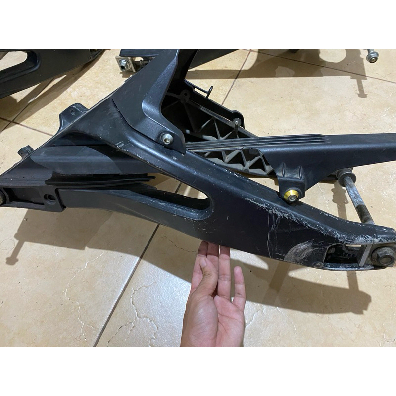 Jual swing arm yamaha r15 v3 vva xsr mt15 vixion R | Shopee Indonesia