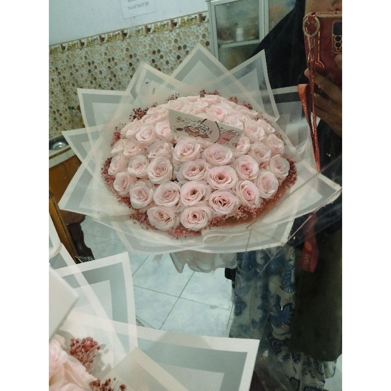 Jual BIG BOUQUET/ SUPER premium bouquet/bucket mawar merah ukuran super ...