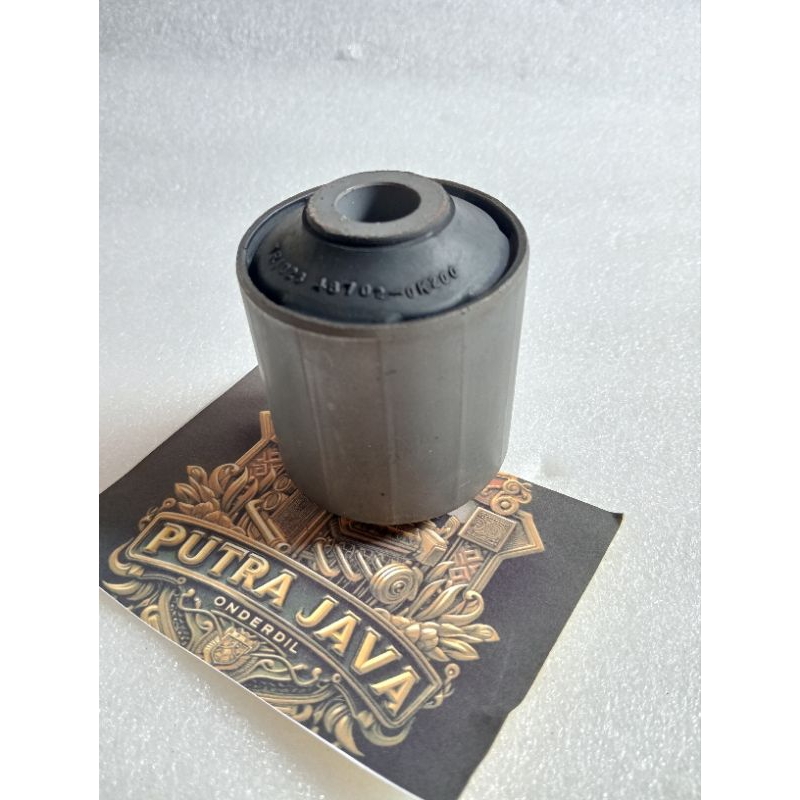 Jual Bushing stabil stabilizer belakang Innova Fortuner Hilux original ...