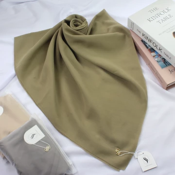 Jilbab Segi Empat Voal Syar’i Jumbo Polos By Scarfashion Ukuran 130X130