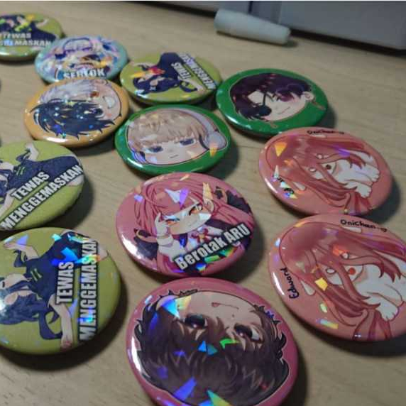 Jual PIN BUTTON/BADGE/BROS CUSTOM DOFF HOLO0GRAM GLITTER GLOSSY BISA ...
