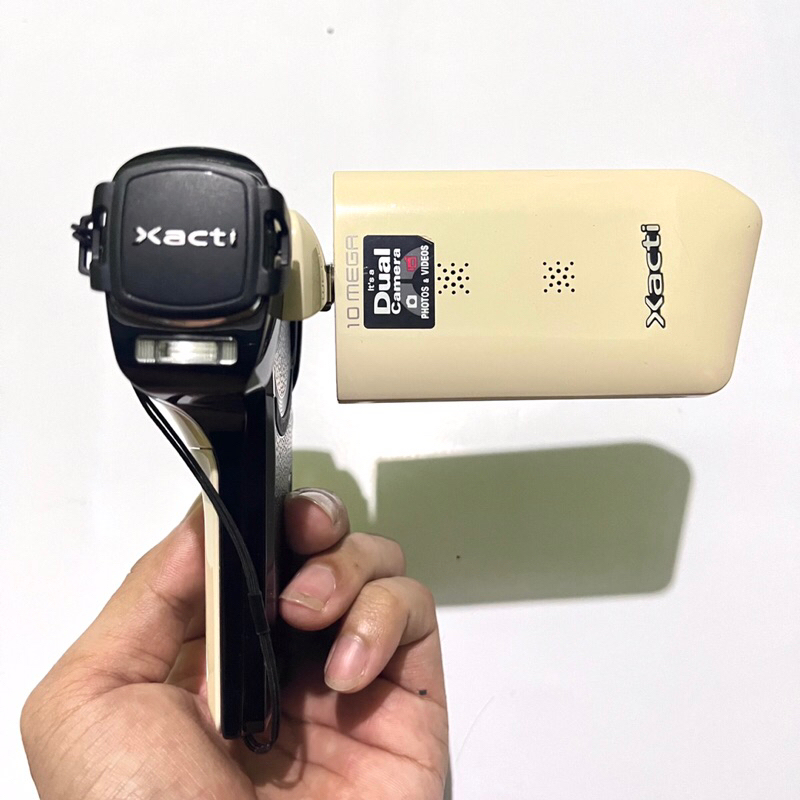 美品 DMX-CA9 グリーン 即日発送 SANYO Xacti デジタルビデオ 美品 DMX-CA9 グリーン 即日発送 SANYO Xacti デジタルビデオ