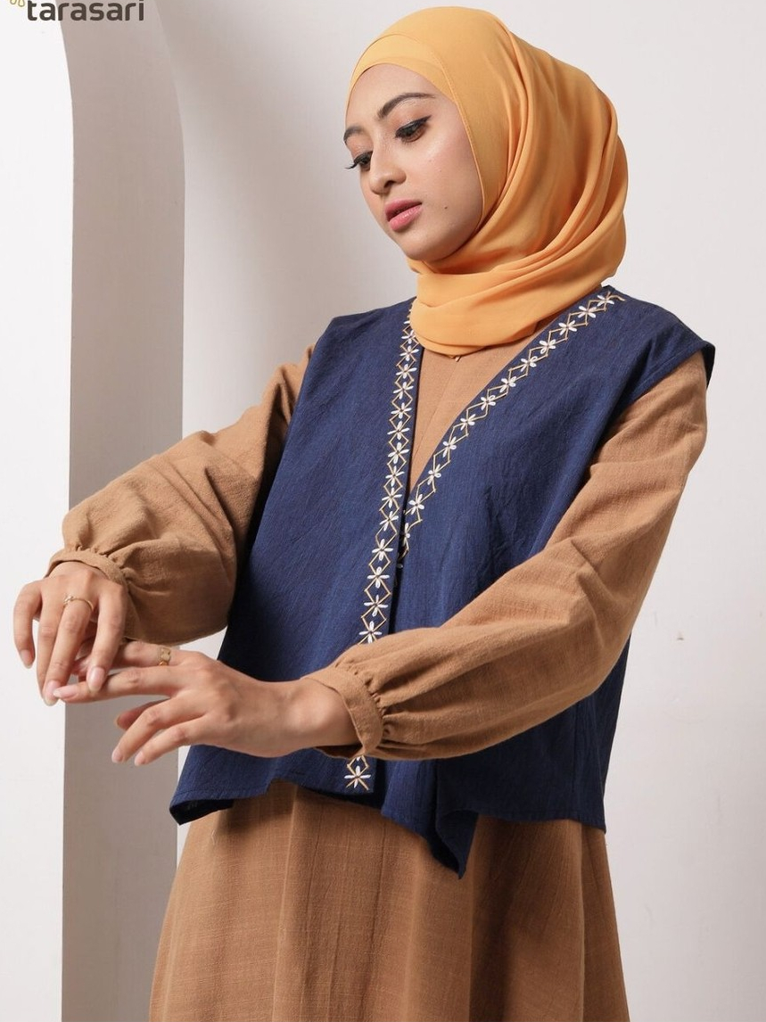 Hayati Vest