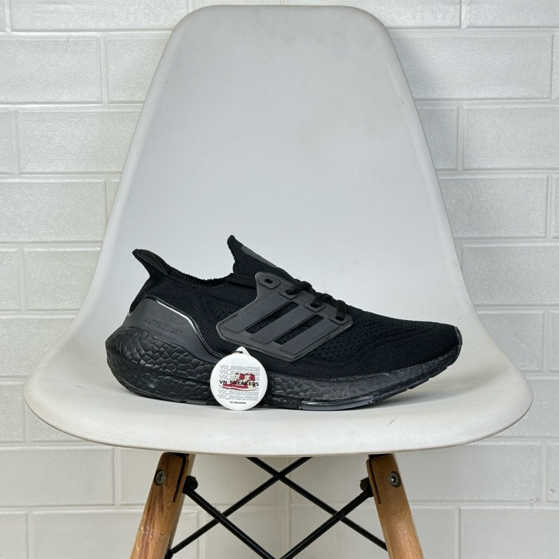 Sepatu adidas ultra boost terbaru online