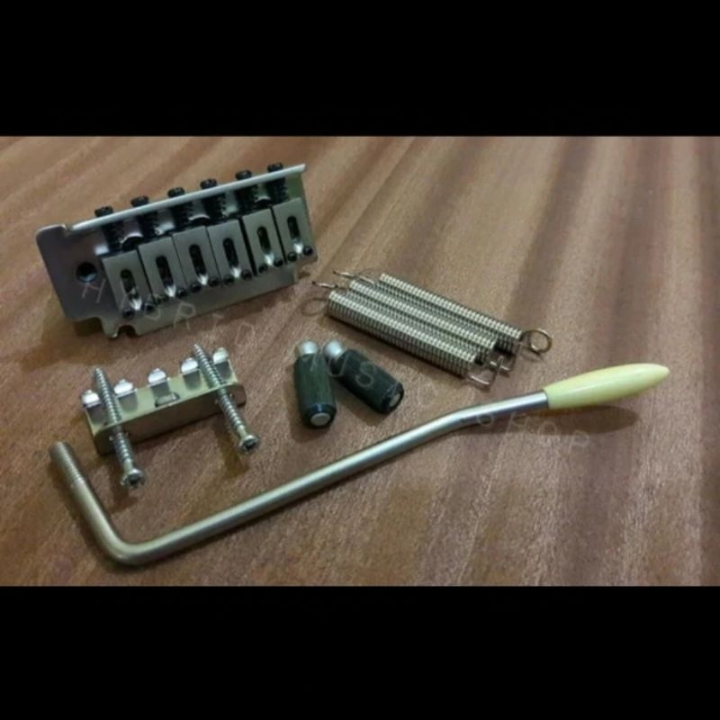 Jual Bridge Tremolo Pivot Fender Stratocaster Duluxe Standard Original ...