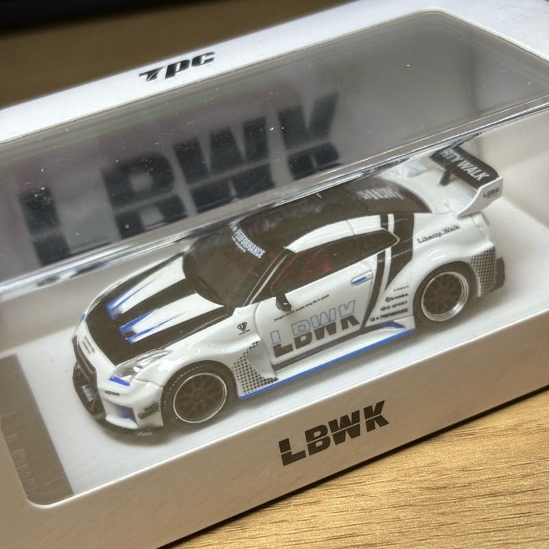 Jual TPC Nissan GTR R35 White and Blue Carbon | Shopee Indonesia