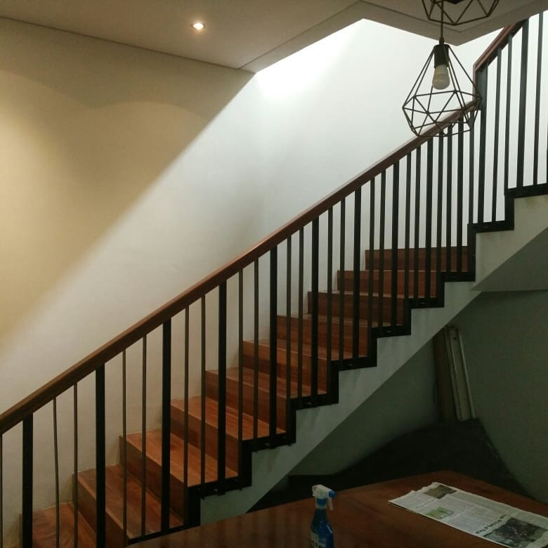 Jual railing tangga minimalis besi hollow area sidoarjo | Shopee Indonesia