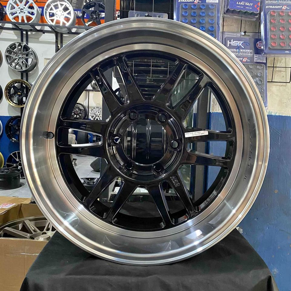 Jual Pelak racing enkei r18 cocok untuk mobil pajero fortuner prado ...