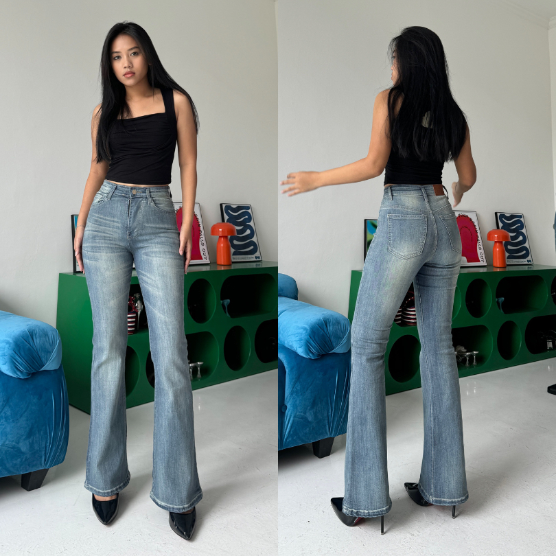 Flare Jeans High-Waist Stretch, Siluet Lebih Jenjang