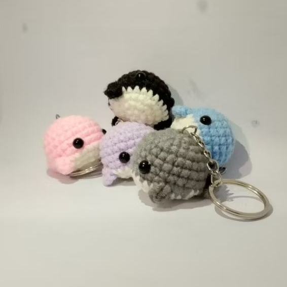 Jual Gantungan Kunci Paus Kecil Rajutan | Baby Whale Keychain Crochet ...