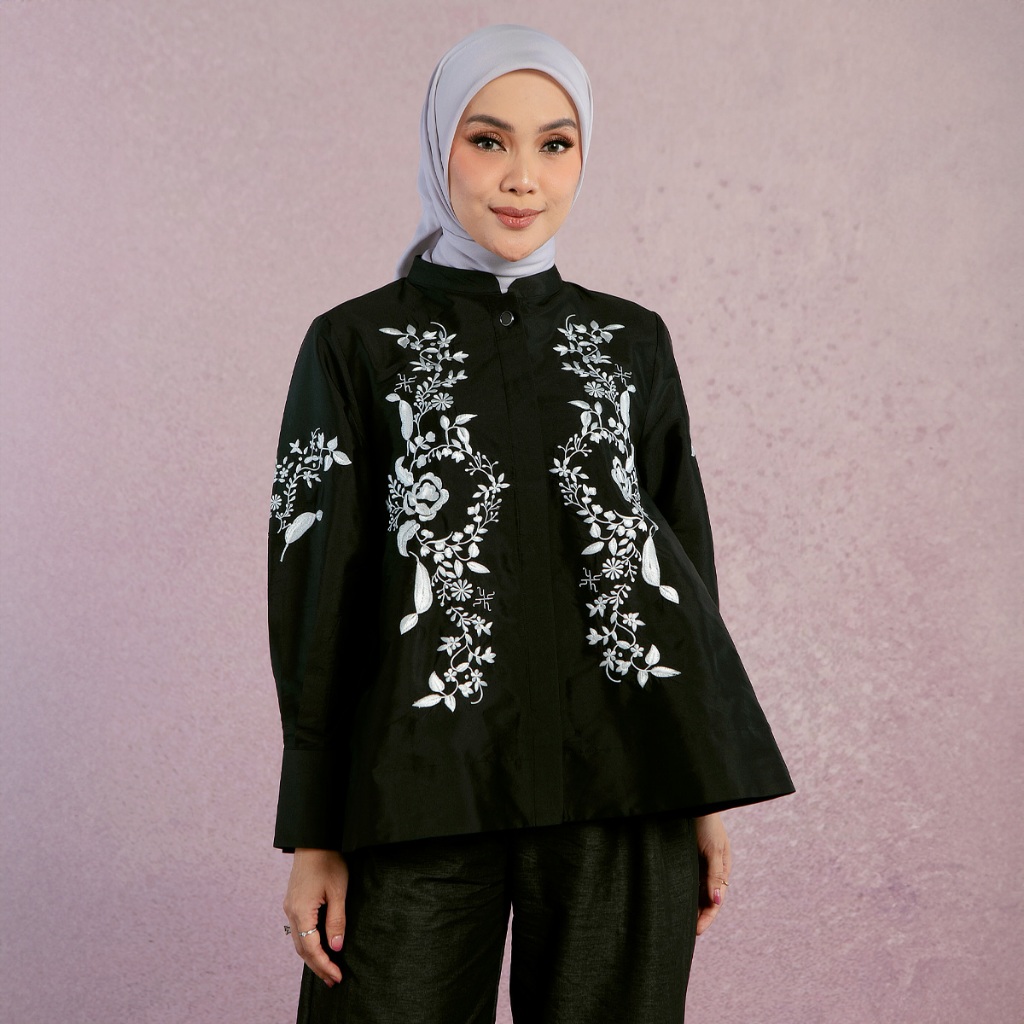 HijabChic x Tiqasya Edith Caviar Black Top