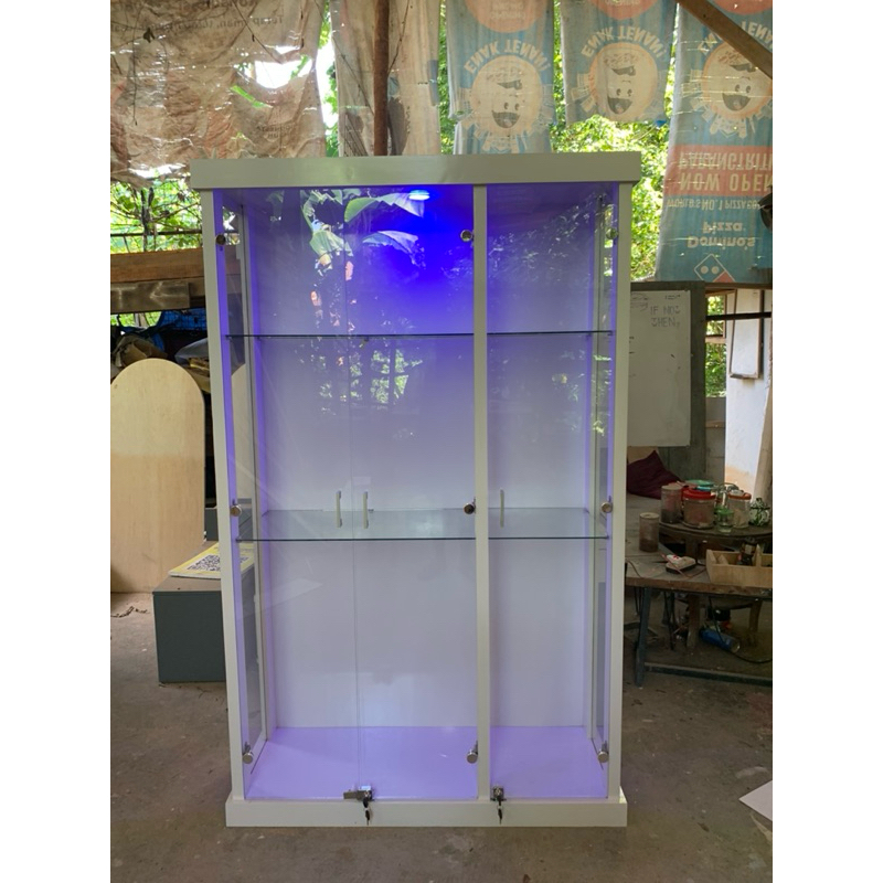 Jual Lemari Kaca display piala 3 Pintu / Lemari display Kaca / Lemari ...