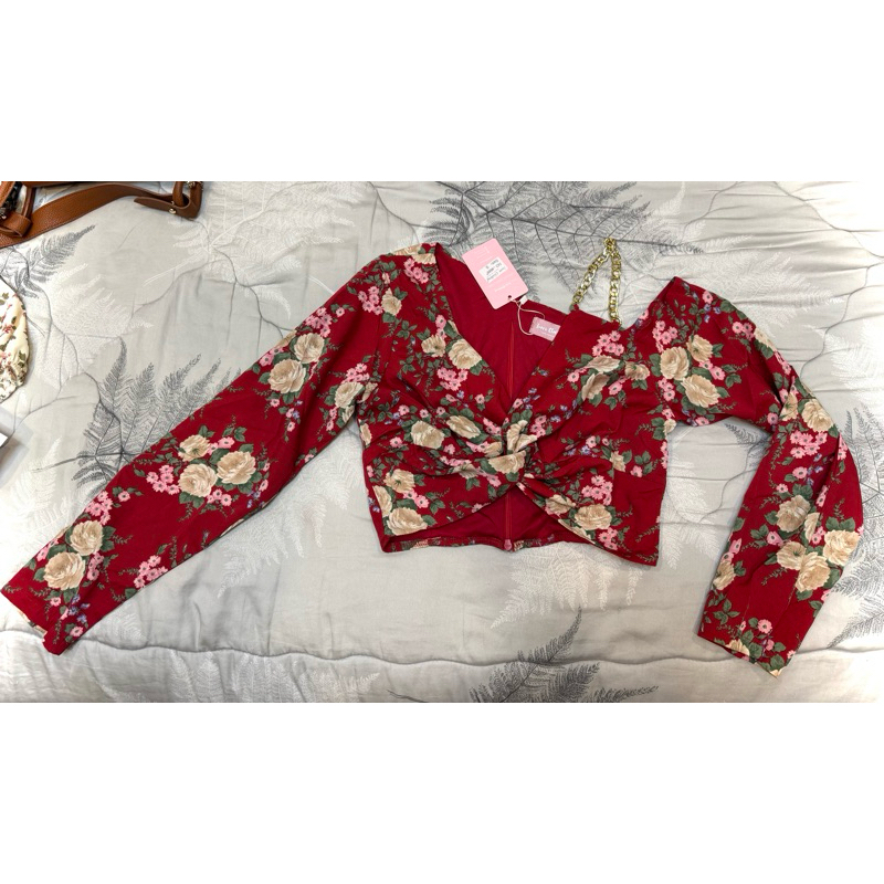 Jual baju bunga crop warna merah bisa untuk cny | Shopee Indonesia