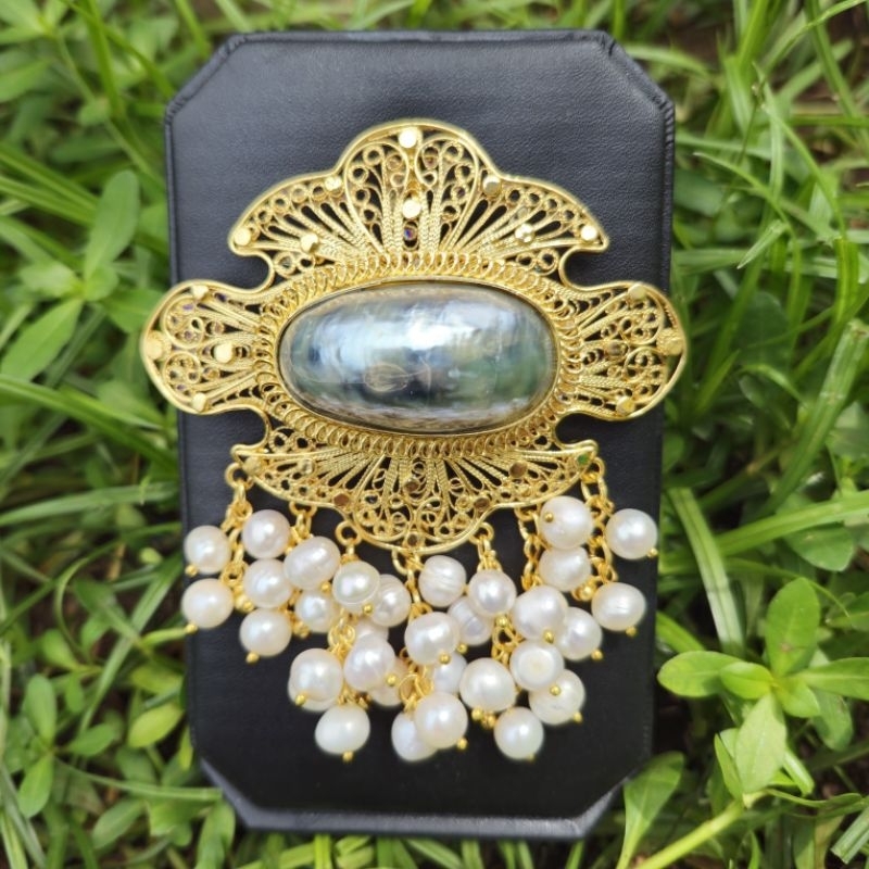 Jual bros kebaya fashion wanita mutiara air tawar mix kerang mabe asli ...