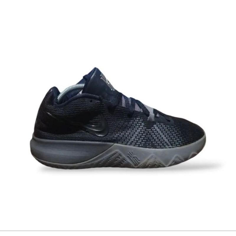 Jual Nike Kyrie Flytrap Gunsmoke Shopee Indonesia