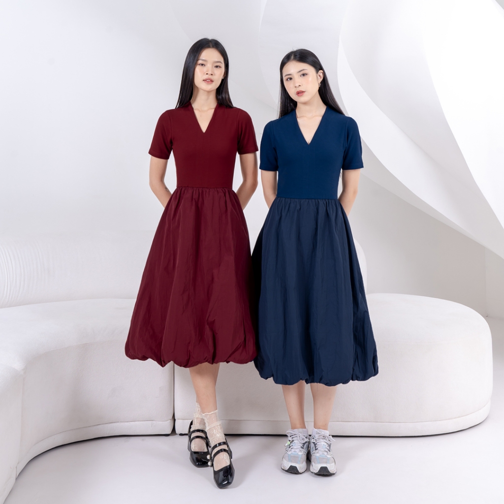 midi dress lengan pendek Mississippi La Naturecree Midi Dress With Belted Waist Lengan Pendek  LIN000654M Hitam Deskripsi : - Dress Midi dengan potongan longgar