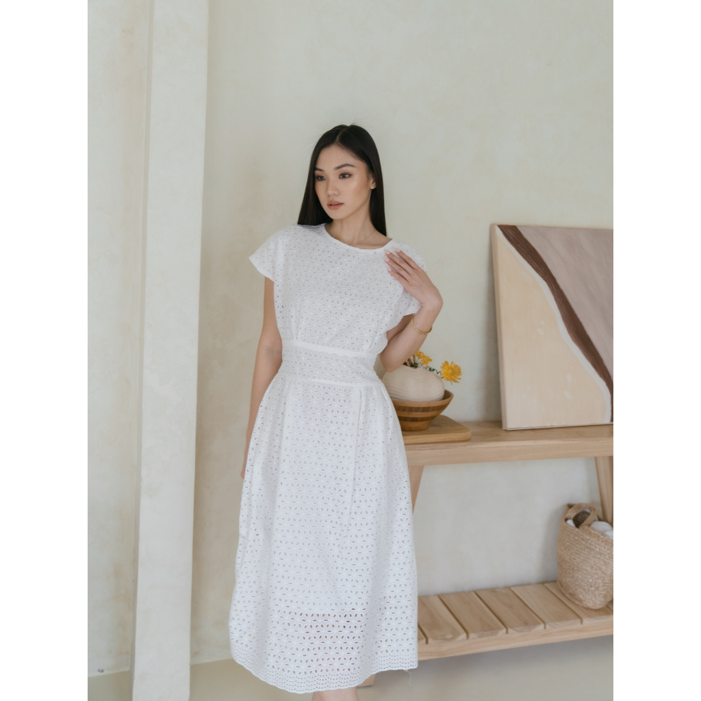 ワンピース maje white rome eyelet lace dress M342 maje white rome eyelet lace dress M342 - メルカリ