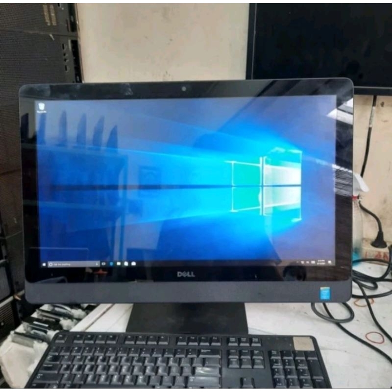 Dell OptiPlex 9030 All-in-One 24” Ricondizionato – Intel Core I7-4790, 8GB RAM, 256GB SSD, WiFi, BT, Windows 11 Pro Con Tastiera US E Adesivi Layout