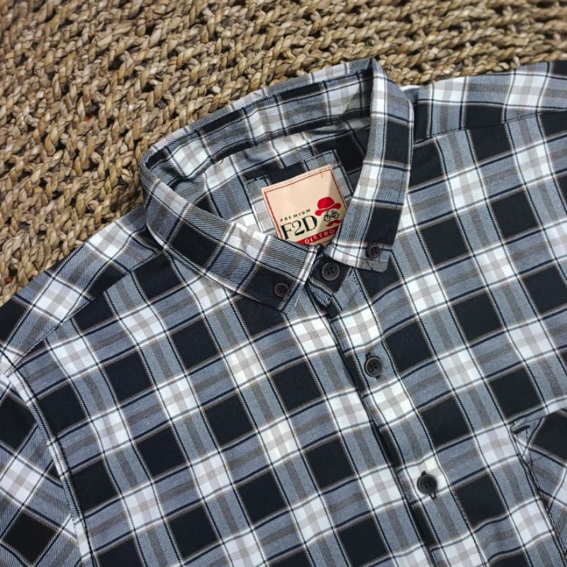 Jual F2D Kemeja Flanel Black White Best Seller / flanel/hem pria