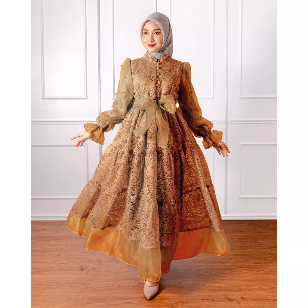 Gamis Moana Brukat Mix Organza Mutiara digunakan untuk acara pesta