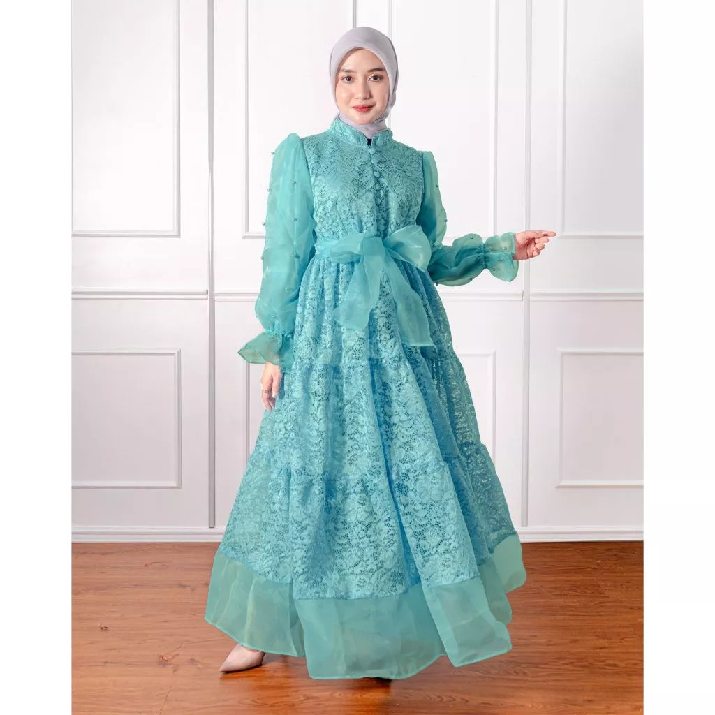 Gamis Moana Brukat Mix Organza Mutiara tampilan keseluruhan