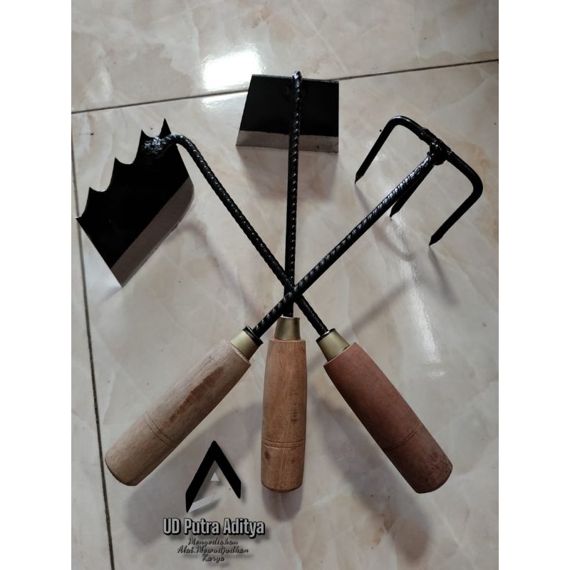 Jual Paket Lengkap Alat Berkebun: Pacul Mini, Garuk U3 dan Cangkul ...