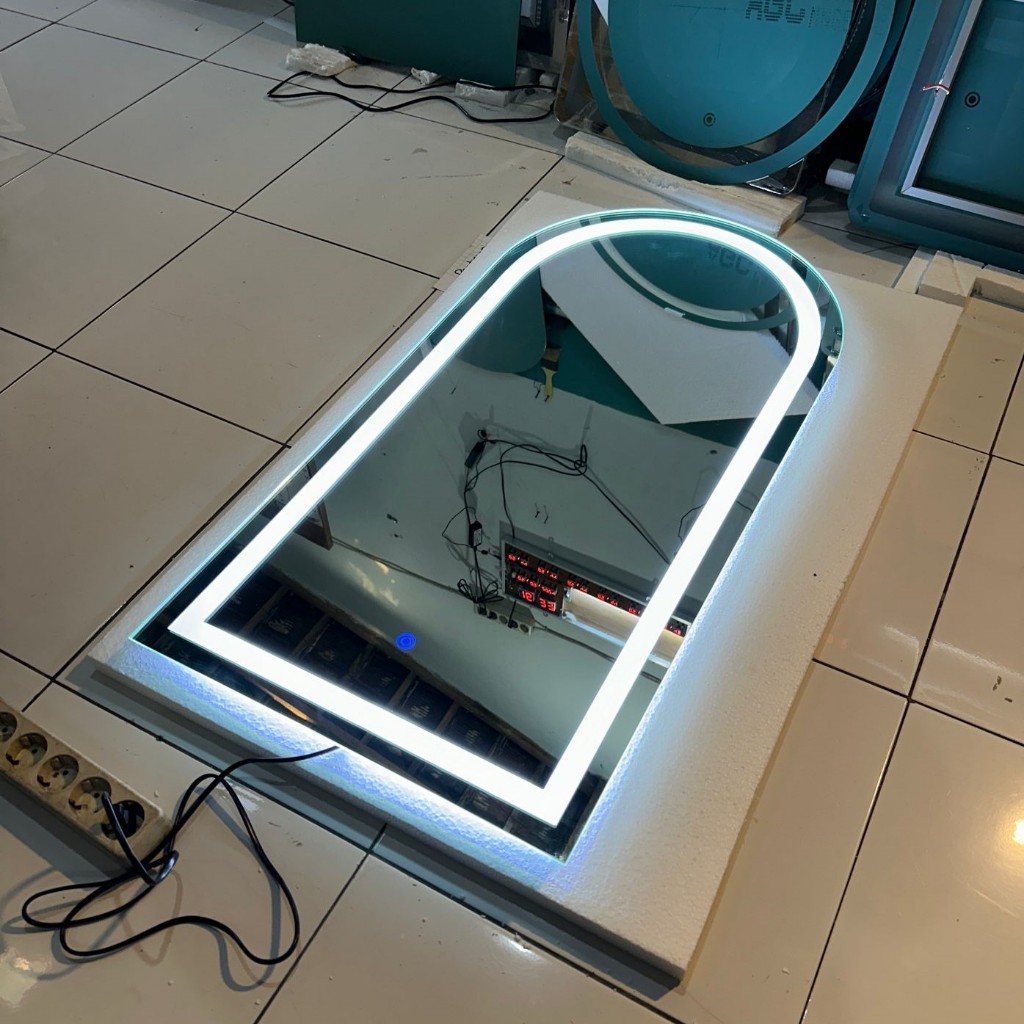 Jual Cermin Hias Lampu LED Sensor Touchscreen Oval Atas | Shopee Indonesia