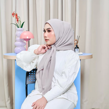 Nathelabel Poly Plain Paris Hijab Square (Hijab Segi Empat Poly Chiffon)