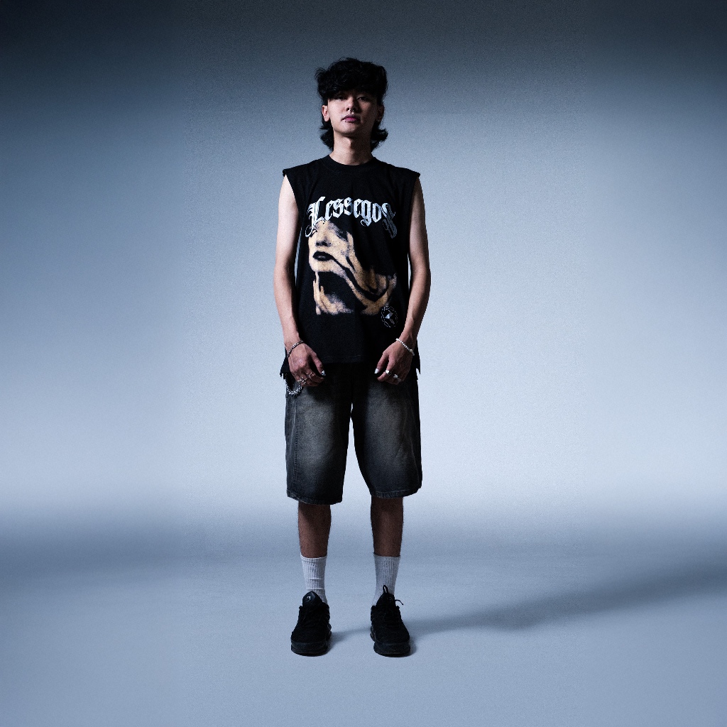 Jual Lessegos Singlet Oversize Unfinished Blured Face Hitam | Shopee ...