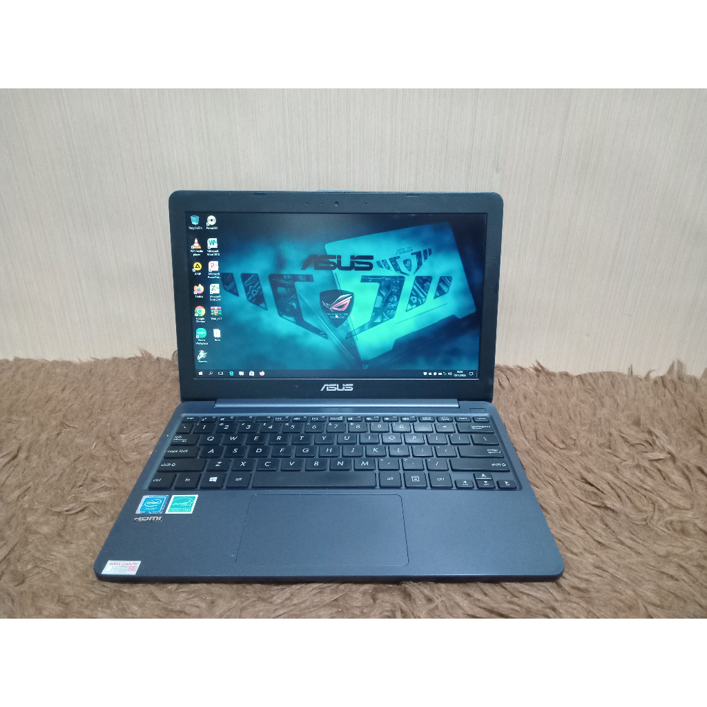 Jual Notebook Asus E203M ram 2gb 32gb emmc celeron n4000 NO MINUS DAN ...