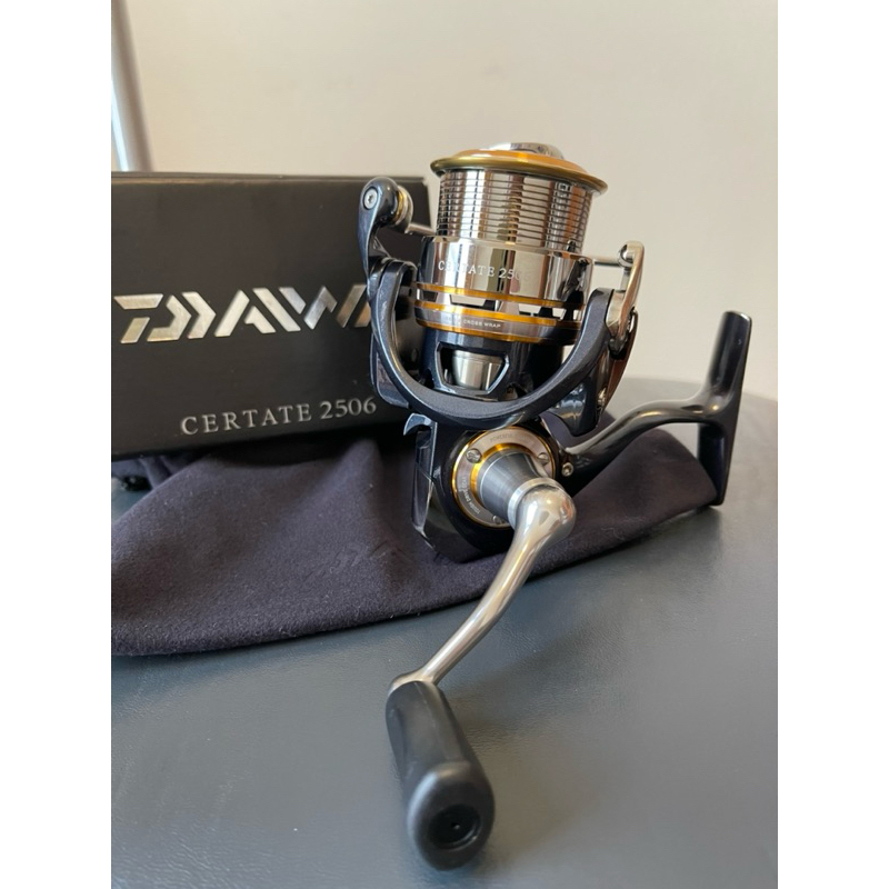 Jual reel daiwa certate 2506 japan like new | Shopee Indonesia