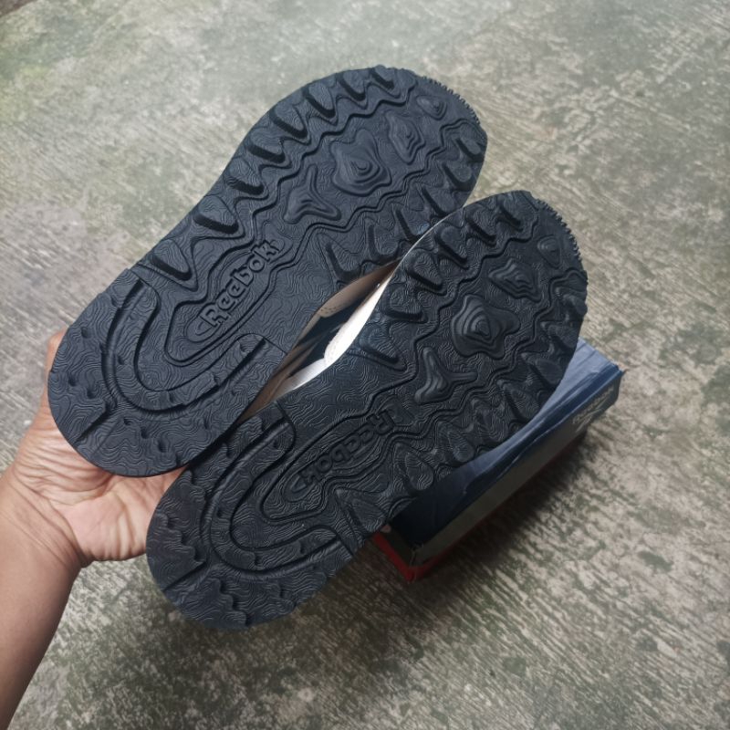 Jual Sepatu Reebok Classic Black White Second | Shopee Indonesia