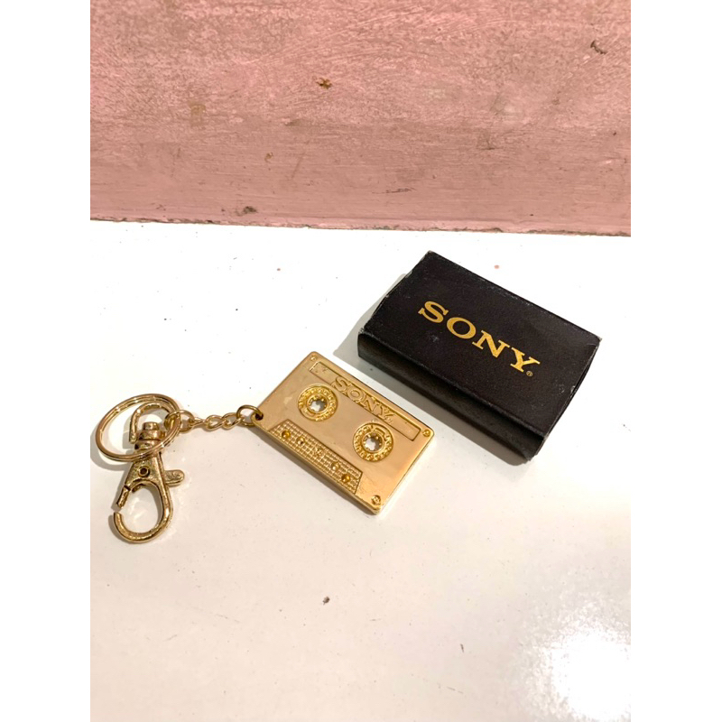 Jual NOS Vintage Keychain Sony Gold Cassette / Gantungan Kunci Kaset ...