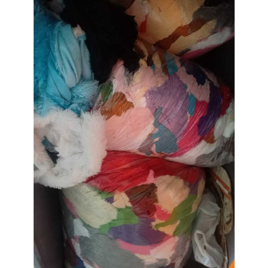 Jual Kain sisa sisa potongan Rasfur Ukuran beraneka ragam ada besar ...