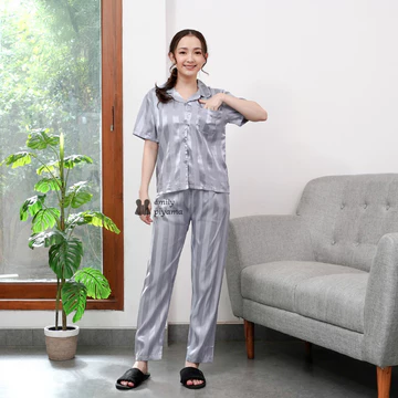EMILY PIYAMA Baju Tidur Piyama Satin Wanita Dewasa Model Garis Lengan Pendek Celana Panjang