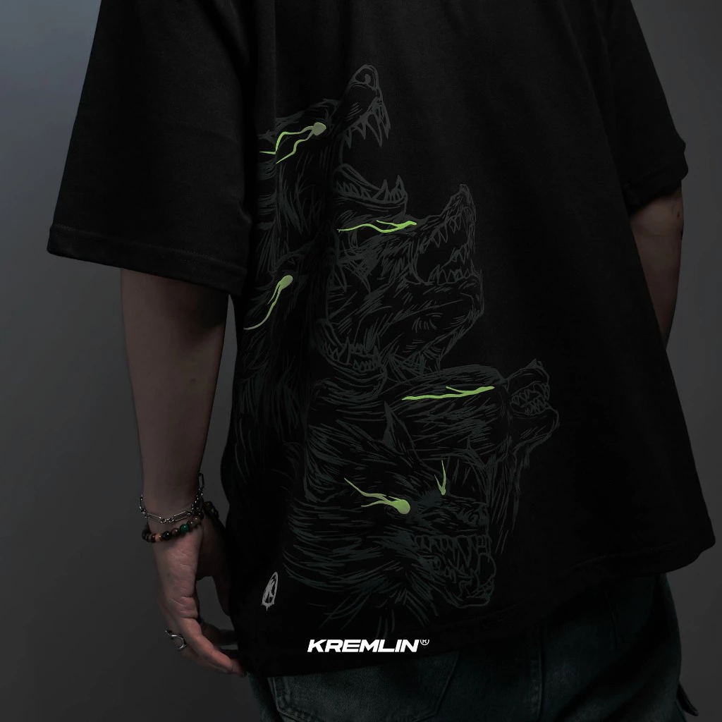 KREMLIN Oversize T-Shirt Black Glow in The Dark Premium Streetwear foto 3
