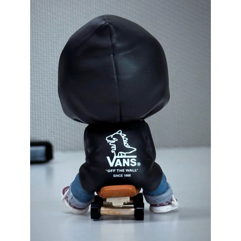 Jual LIMITED Edition Hirono X Vans Popmart Original Product Jual LIMITED Edition Hirono X Vans Popmart Original Product