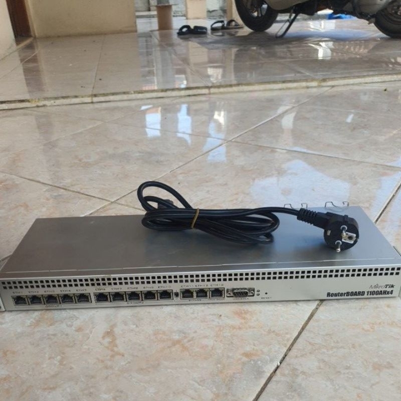 Jual Mikrotik RouterBoard RB1100AHx4 bekas pake normal. | Shopee Indonesia